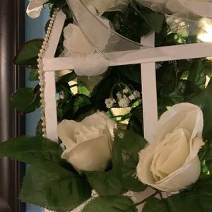 Accents | Nwot Elegant White Rose Hanging Arrangement In A Metal Frame ...